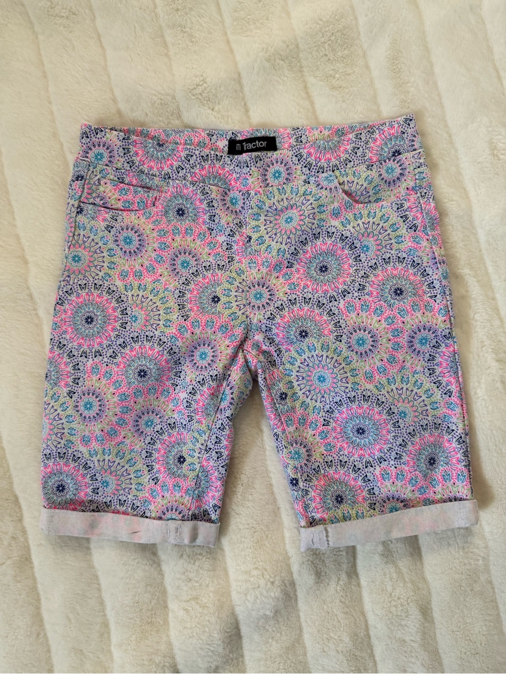 Girls' Pink Floral Medallion Stretch Shorts